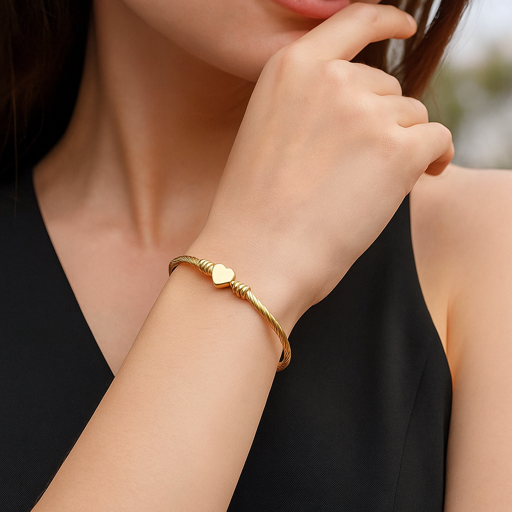 Aurelia™ Gold Heart Seal Bangle