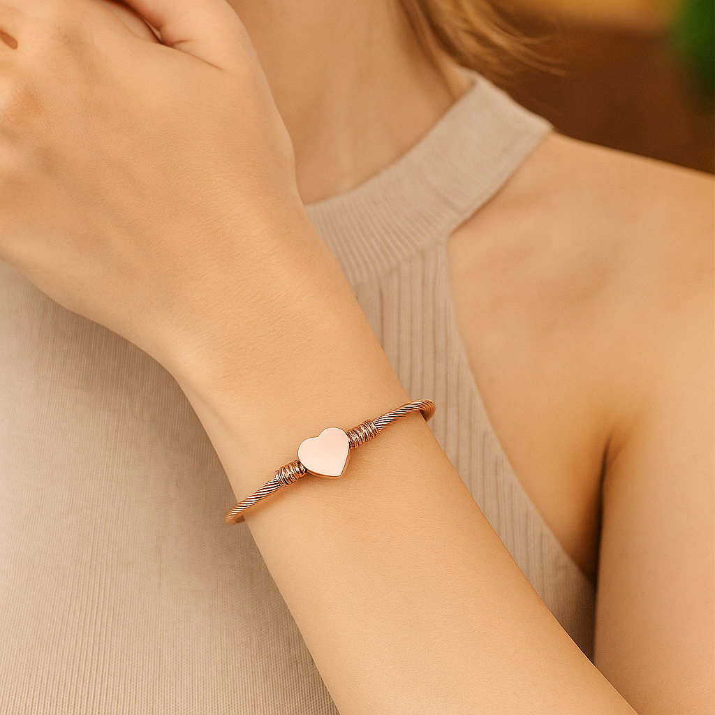 Aurelia™ Gold Heart Seal Bangle