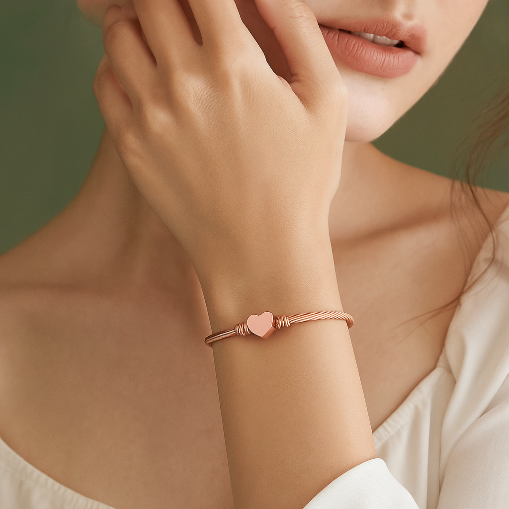 Aurelia™ Gold Heart Seal Bangle