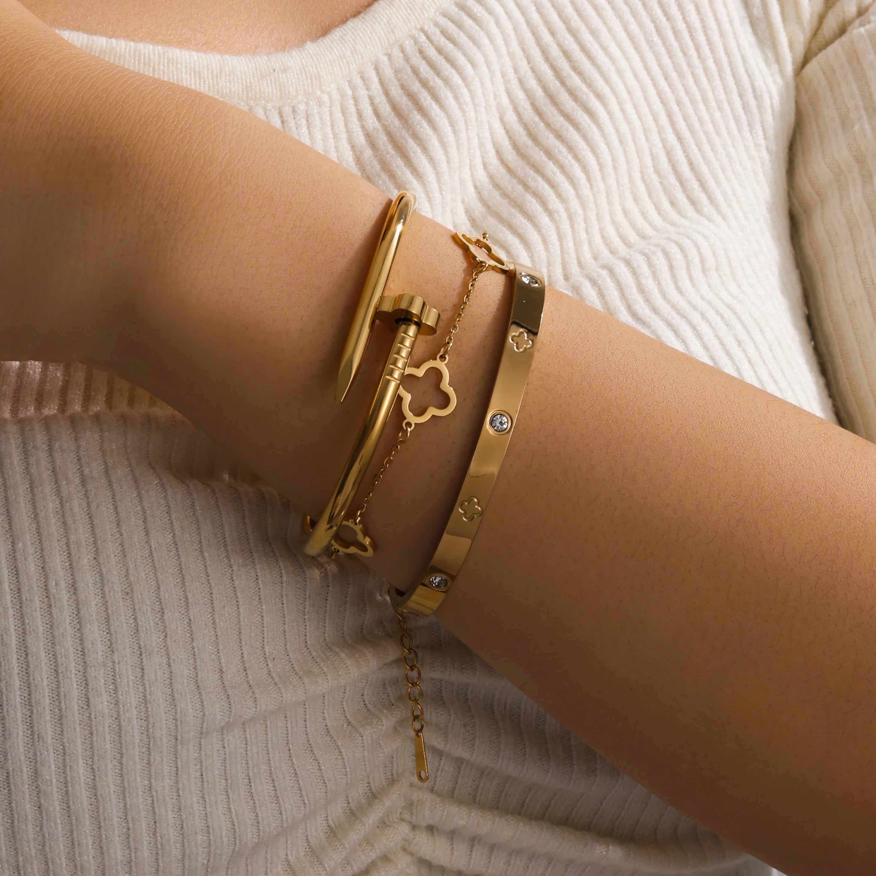 Isadora™ Gold Floral Bangles